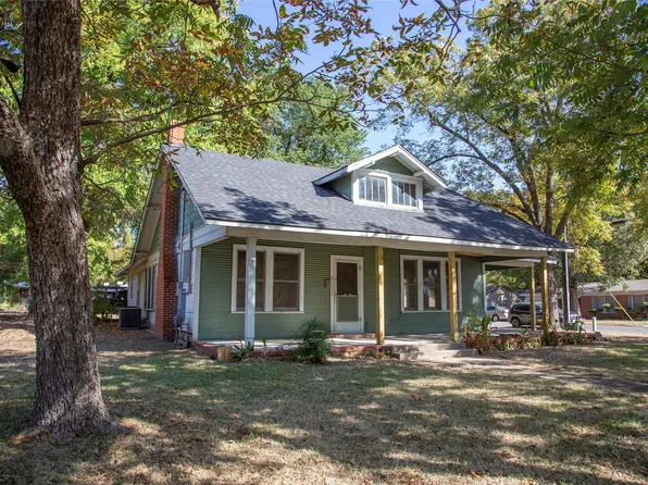 2157 Clarksville St, Paris, TX 75460