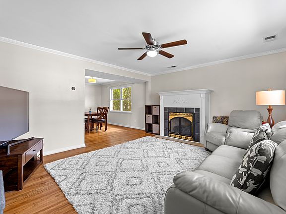 5th image of 161 River Dr
