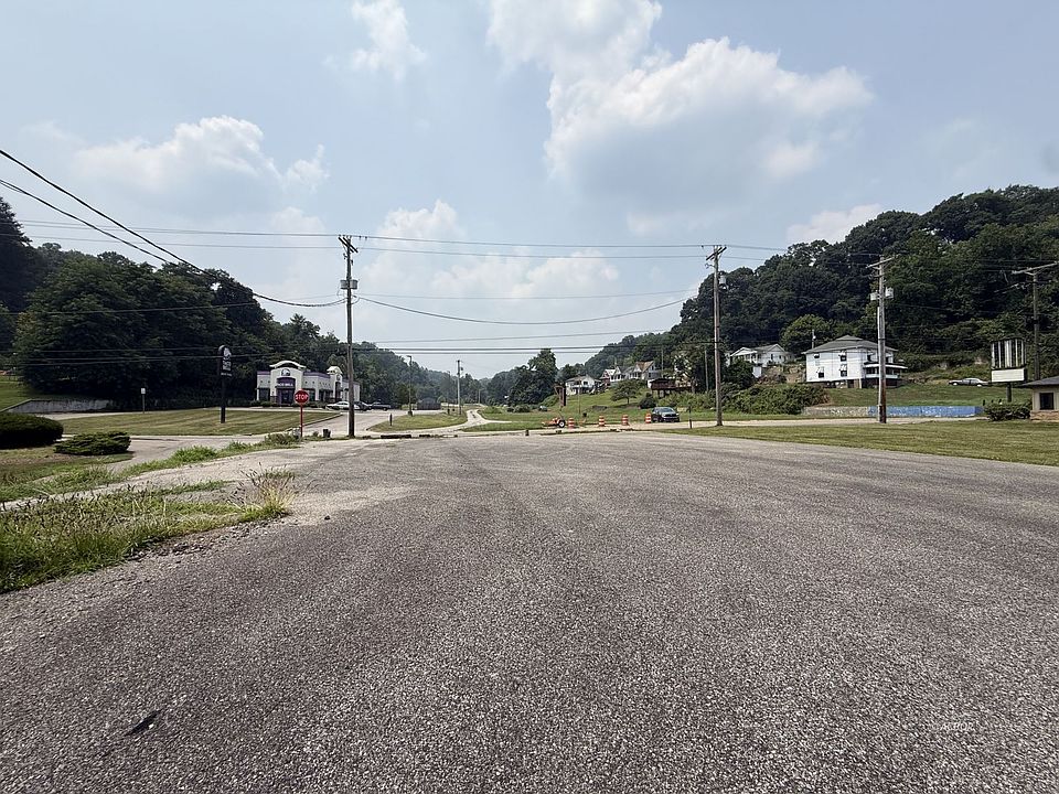 1st image of 421 W Main St