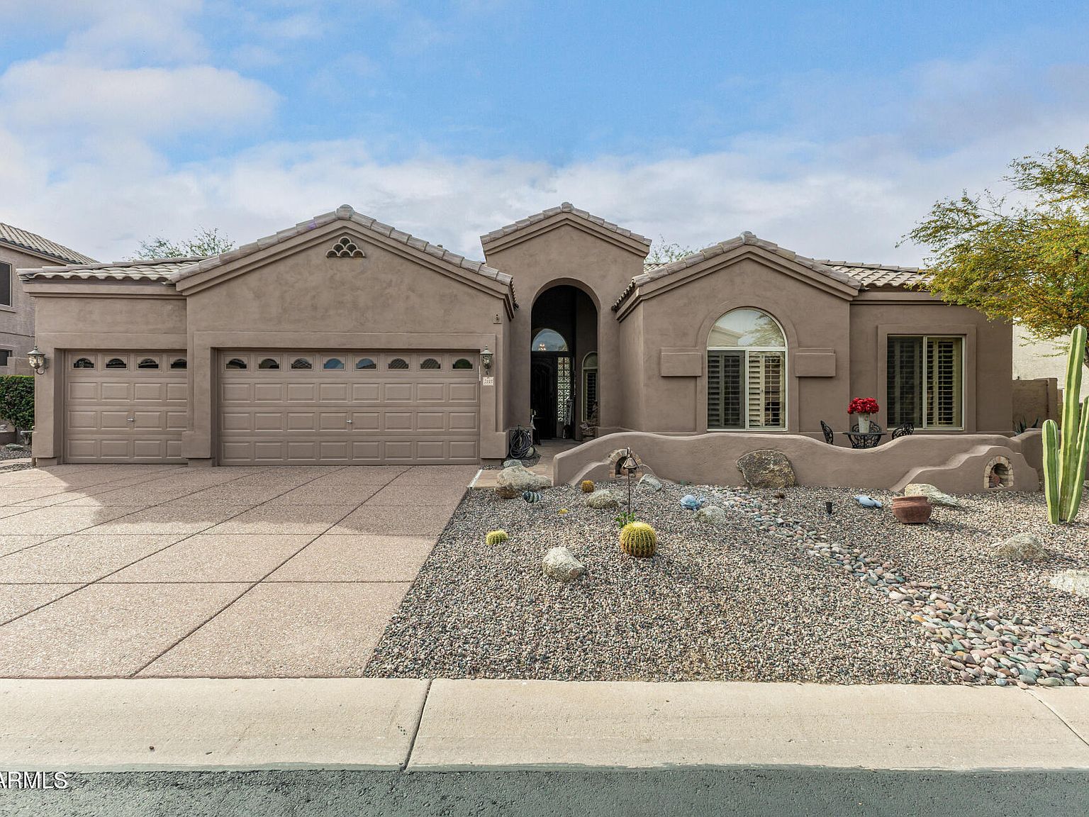 7343 E RED HAWK Street