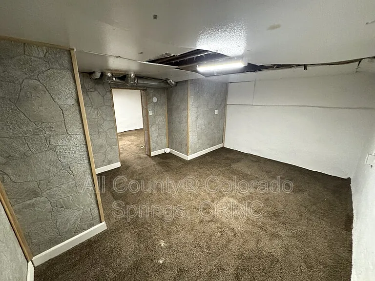 219 E Jefferson St — Photo 19