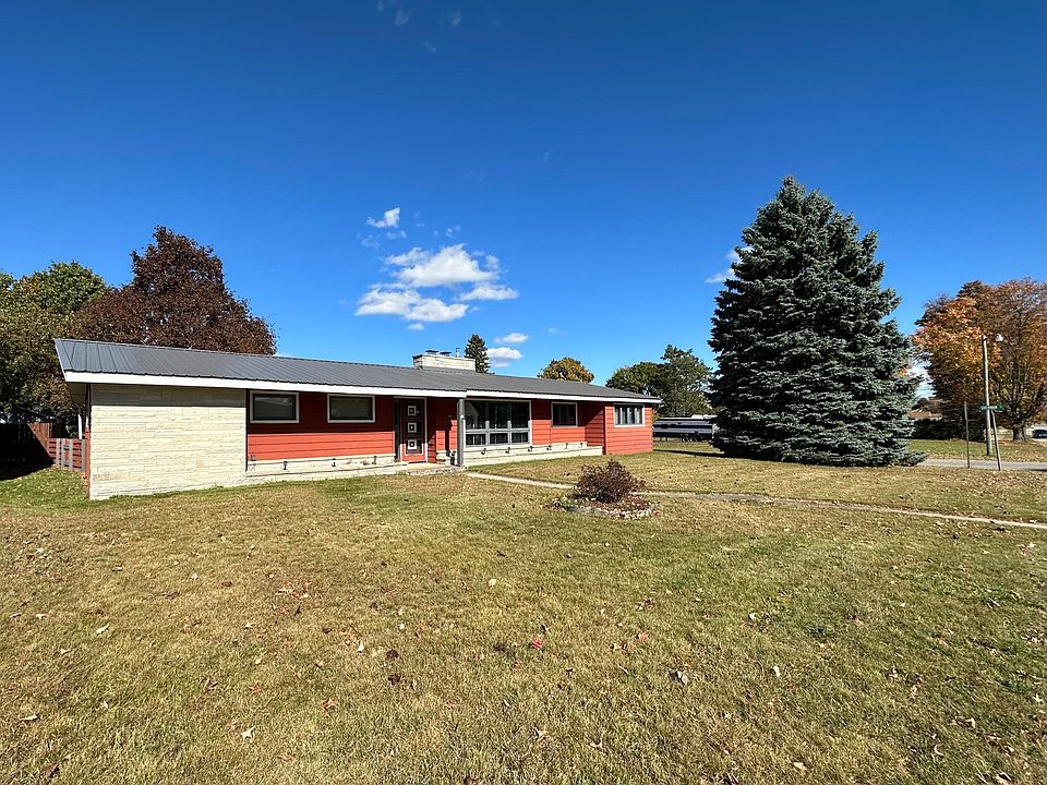 1st image of 402 W Avenue B