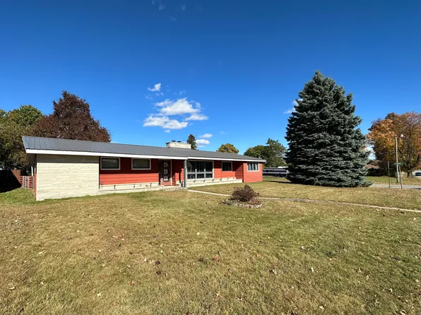 402 W Avenue B, Newberry, MI 49868