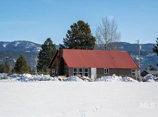 19 Pine Cone Ln, Cascade, ID 83611