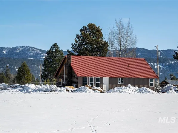 19 Pine Cone Ln, Cascade, ID 83611