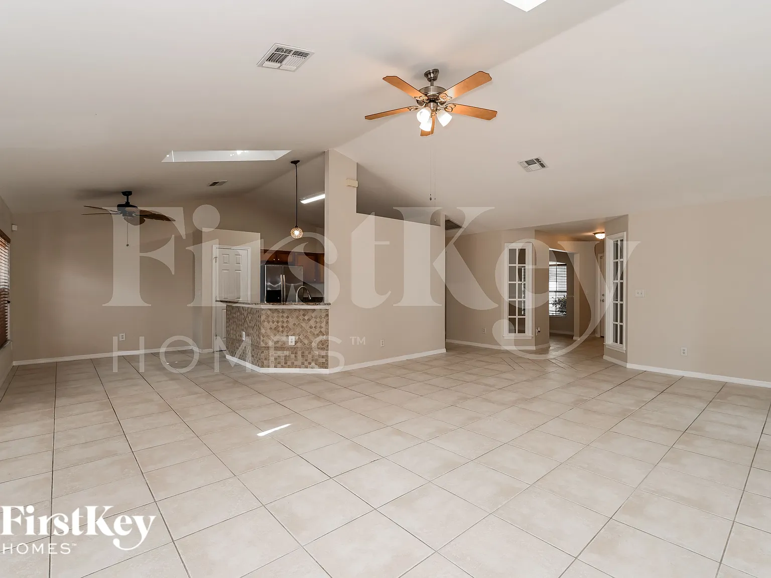 3 bed, 2.0 bath, 2017 sqft, $2,450 — Photo 3