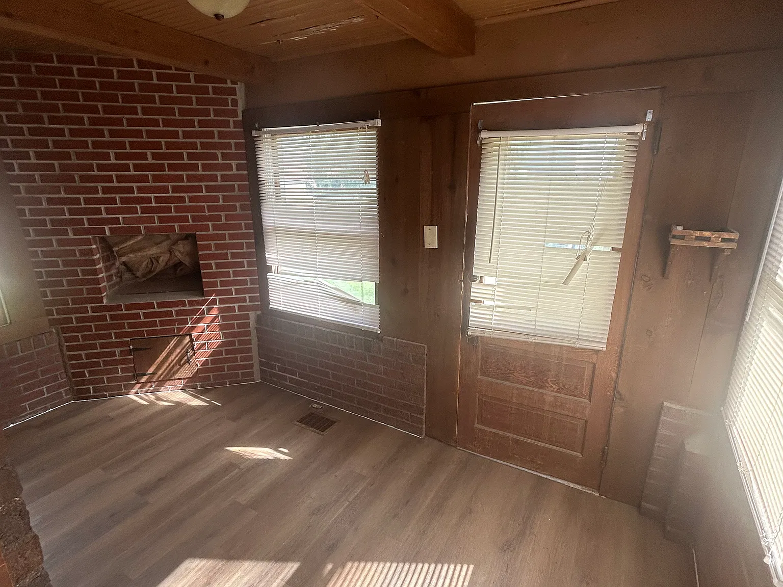 2 bed, $925 — Photo 2
