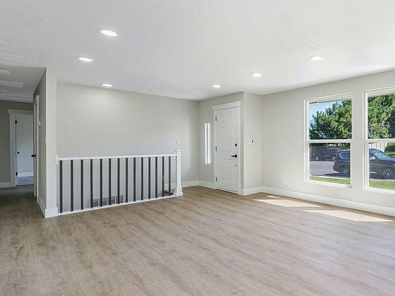 4th image of 450 E Scenic Dr #A