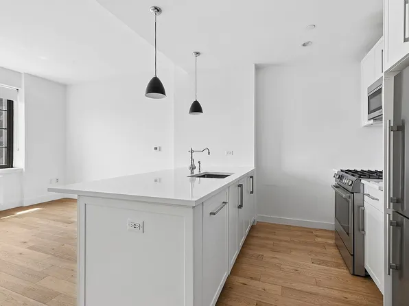 2721 44th Dr APT 1302, Long Island City, NY 11101