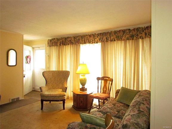 3rd image of 35 Hillside Ave