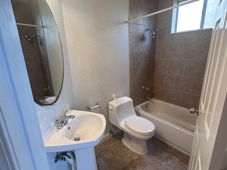 480 Gonzalez St — Photo 6