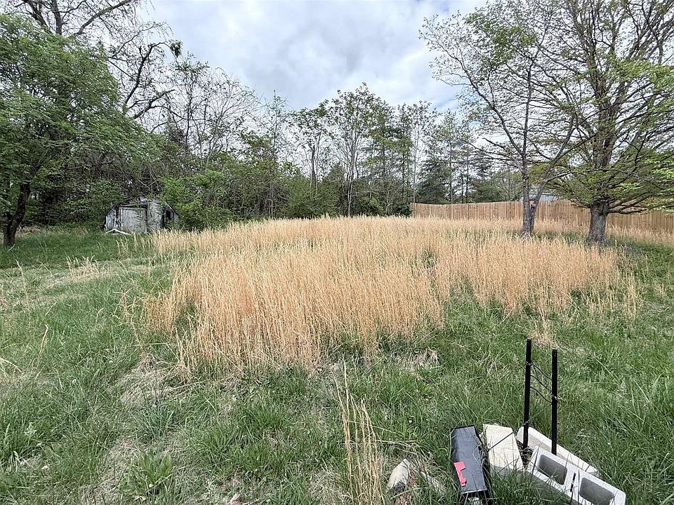 2nd image of 232 Aaron Ln