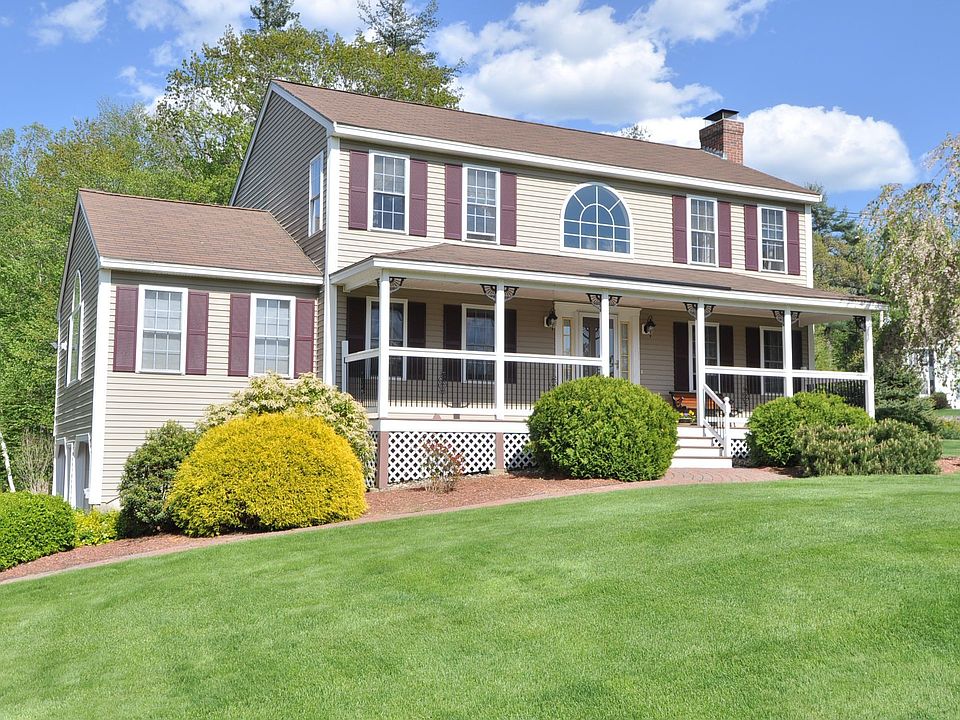 3 Bdrm Colonial on cul-de-sac