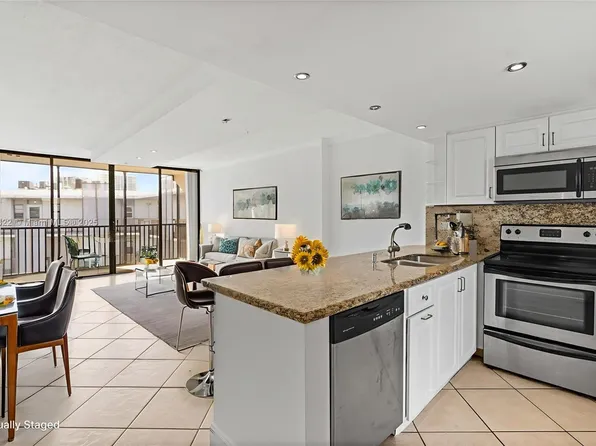 3475 N Country Club Dr APT 814, Aventura, FL 33180