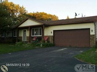4624 Red Oak Dr, Metamora, MI 48455