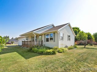7375 Mid Timber Dr, Greenville, MI 48838