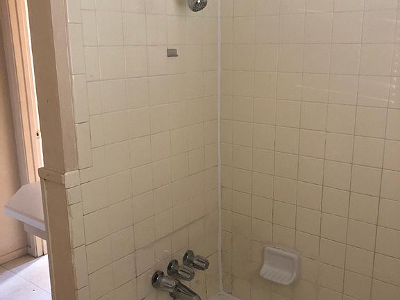 5th image of 3310 S 27th St APT 3