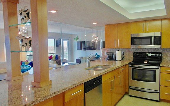 5th image of 900 Padre Blvd #104