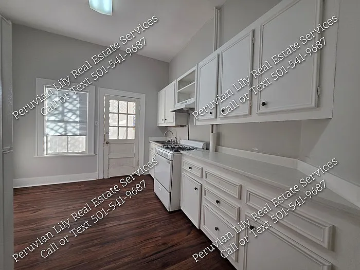 305 E 7th St #2 — Photo 10