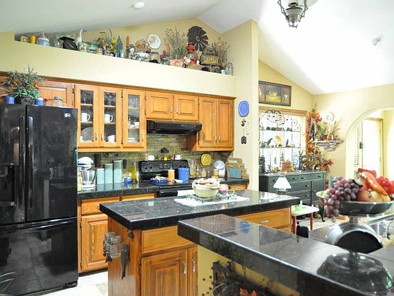 5th image of 9 Cambria Dr