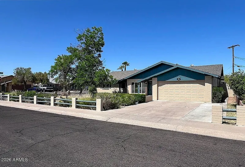 Building Photo - 1059 E Broadmor Dr