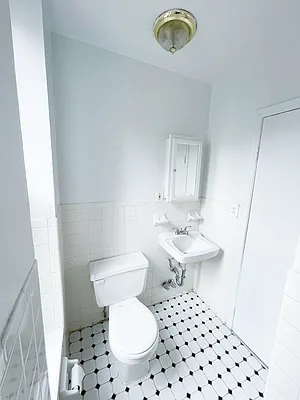 Rented by Urban Real Estate Inc | media 29