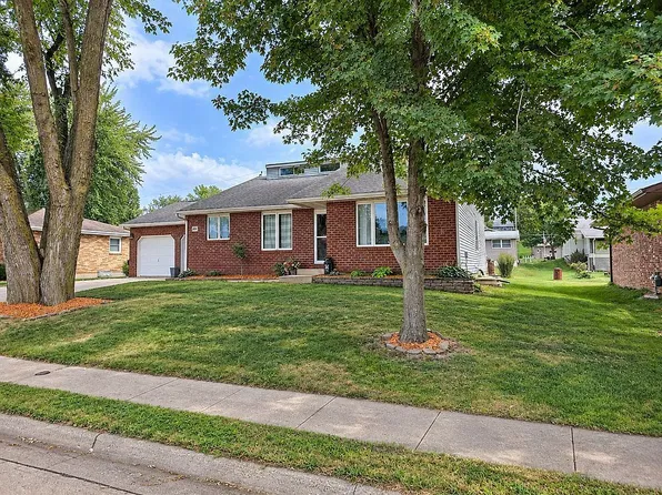 504 Edwards St, Epworth, IA 52045