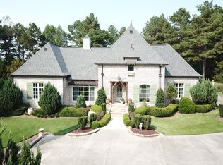 15 Jomar Rd, Laurel, MS 39443