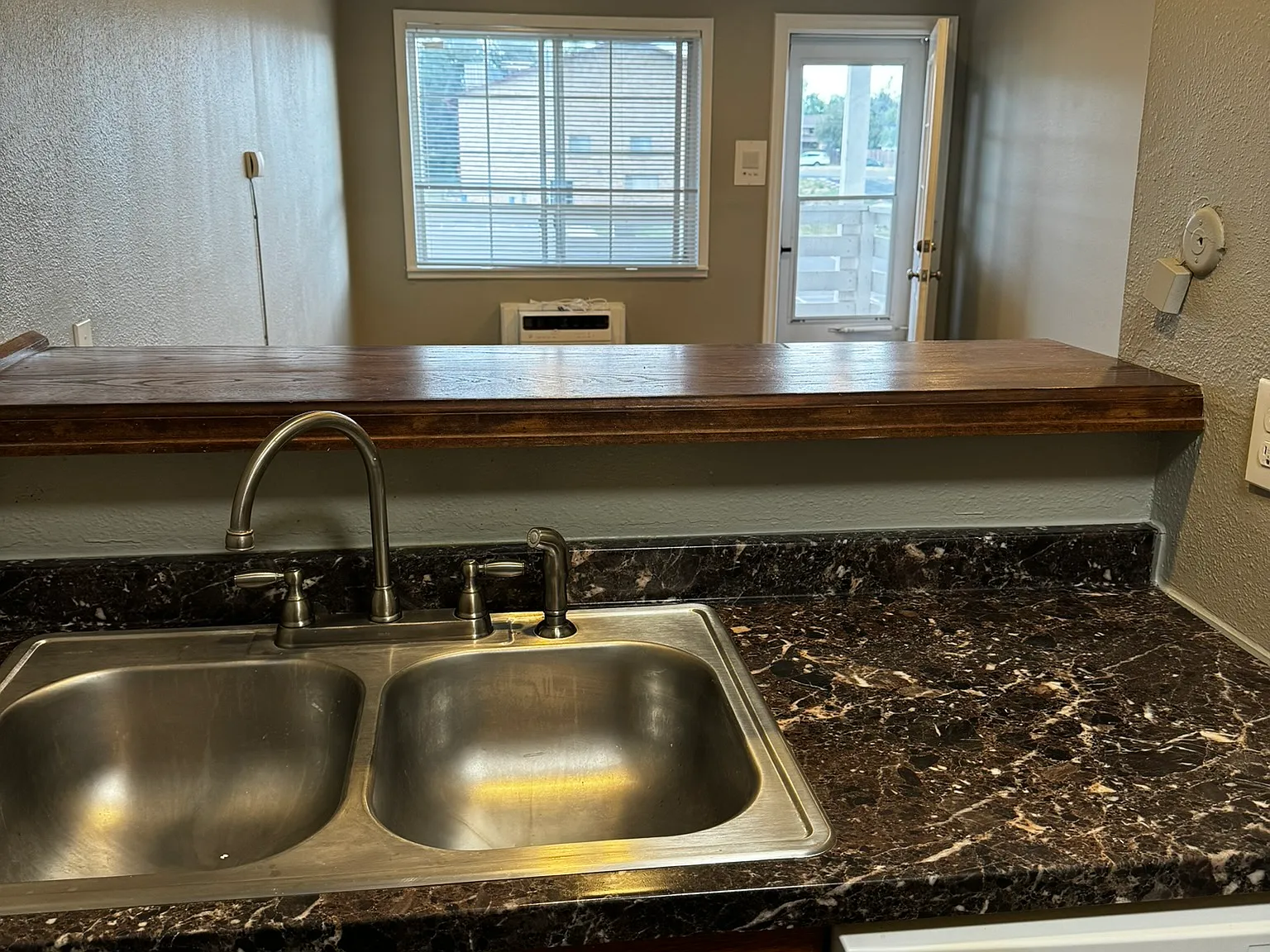 1 bed, 550 sqft, $1,350 — Photo 2