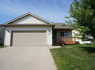 127 Brighton Cir SW, Cedar Rapids, IA 52404