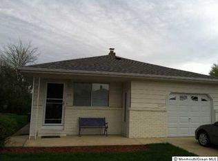313 Curacao St, Toms River, NJ 08757