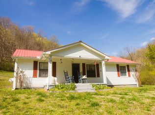 227 Kemp Hollow Rd, Pleasant Shade, TN 37145