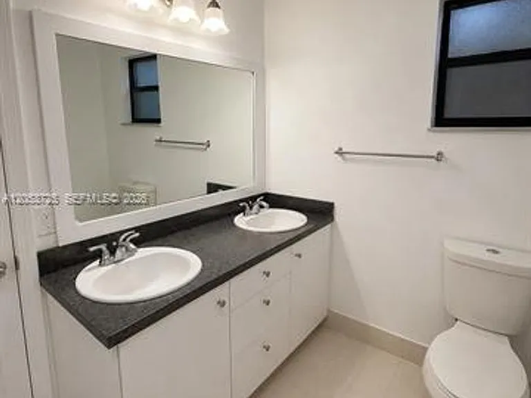 10871 NW 7th St #Townhouse 14-24 — Photo 12