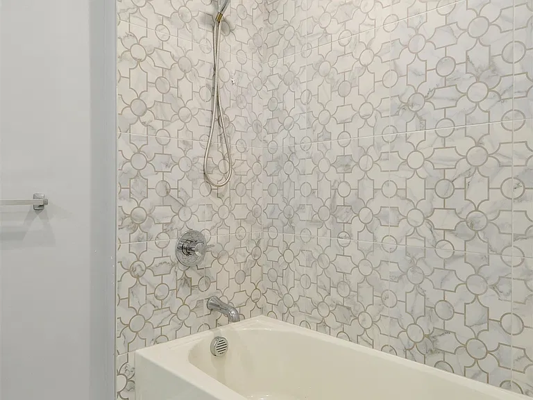 82-84 E 31st St #203 — Photo 14