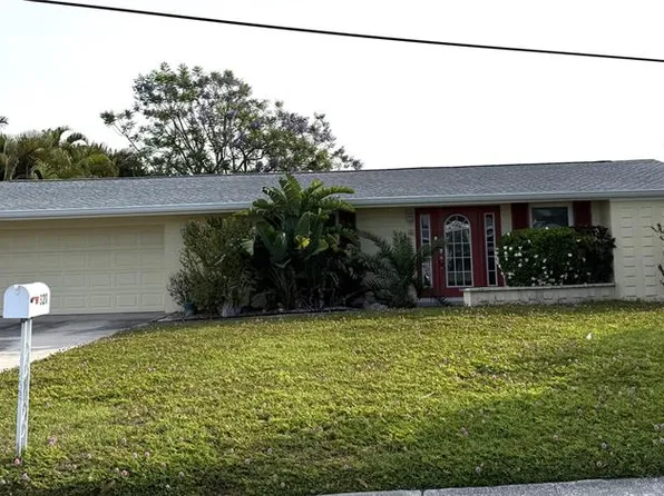 3211 Mayflower St, Sarasota, FL 34231