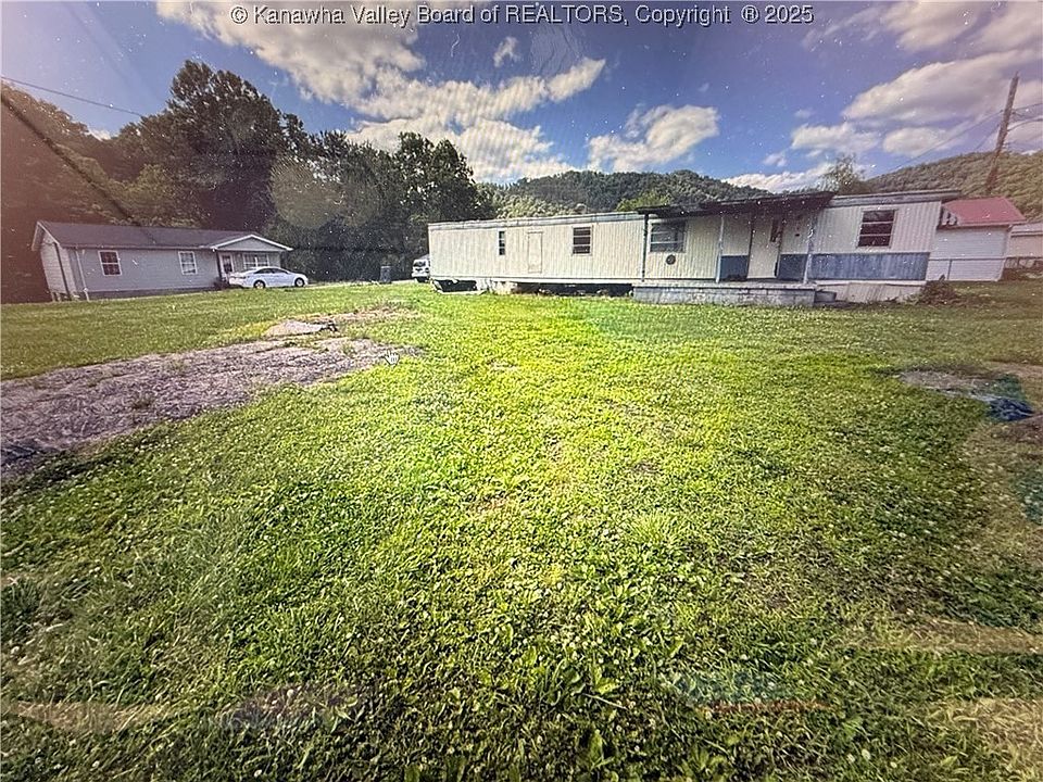 2nd image of 42 Iola St