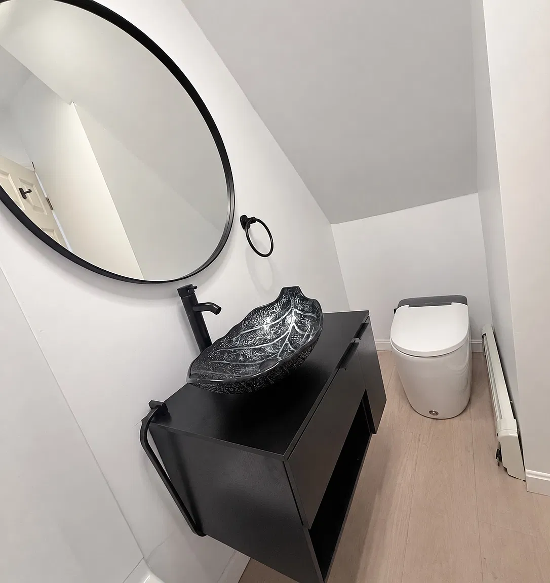 2 bed, 1300 sqft, $2,300 — Photo 4