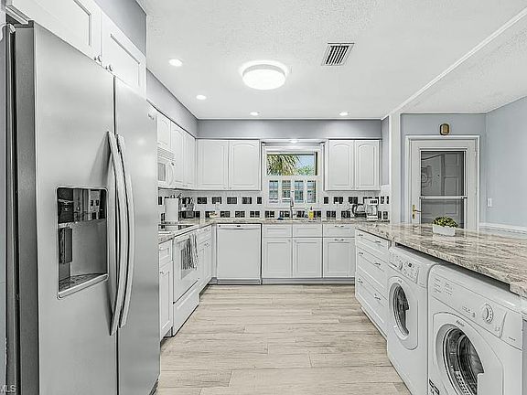 5th image of 600 Valley Stream Dr APT F8