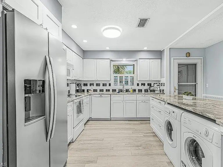 600 Valley Stream Dr #F8 — Photo 5