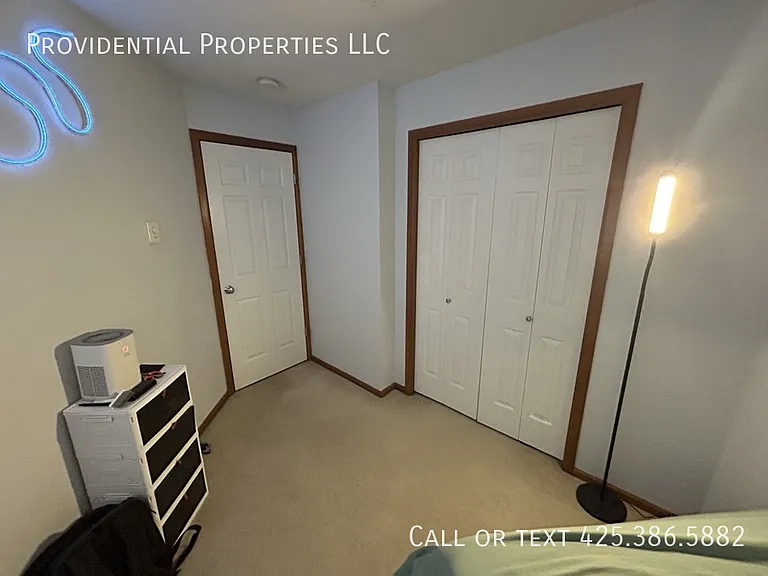 2111 Waverly Pl N #202 — Photo 6