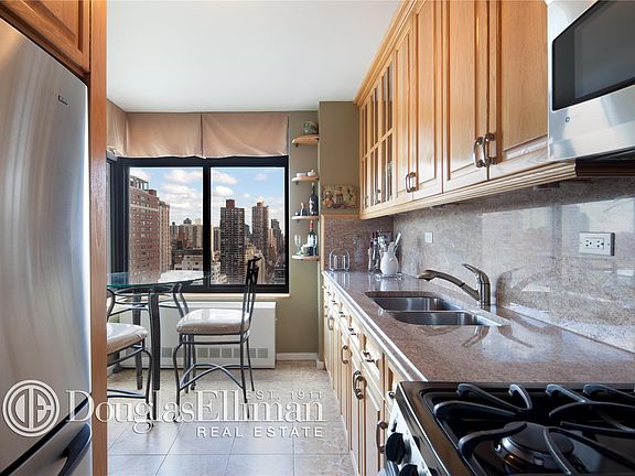 3rd image of 400 E 70th St APT 2803