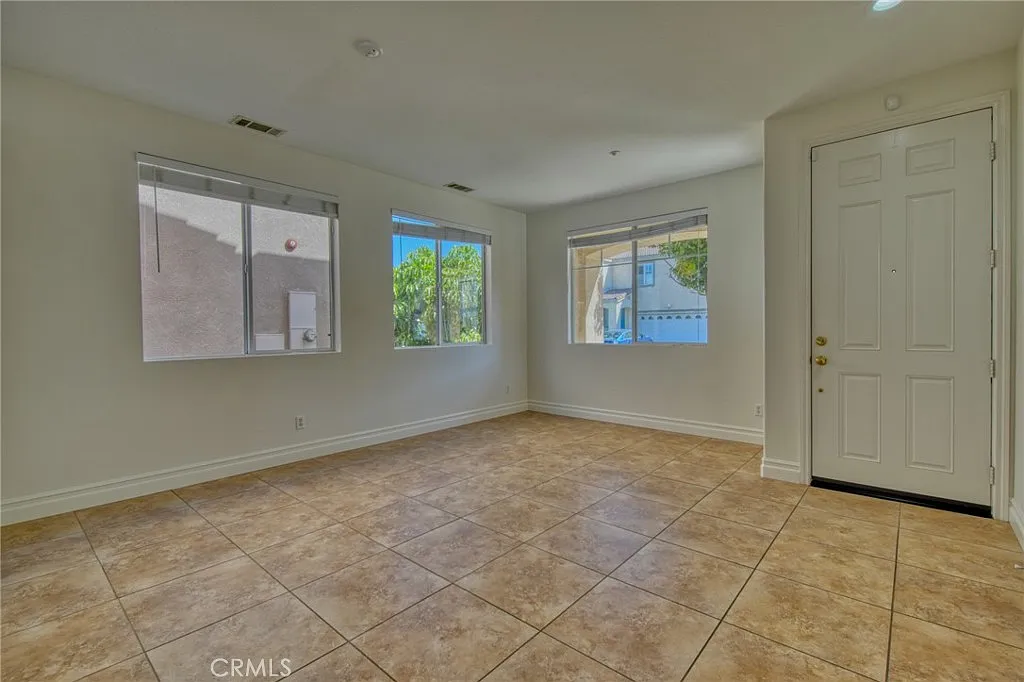 Building Photo - 1565 Orwell Ln