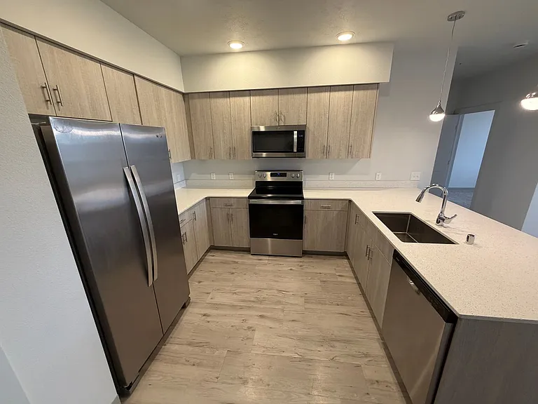 Nathan Apartments — Photo 28
