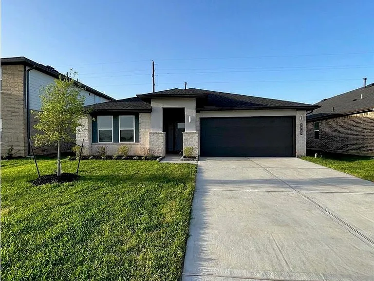 3819 Pierce Place Ln — Photo 2