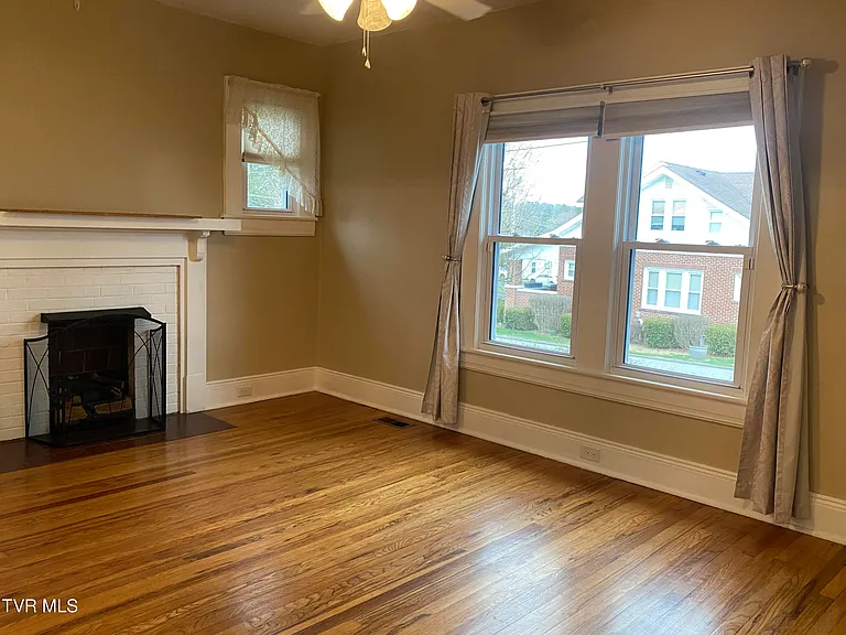 600 Franklin St — Photo 7