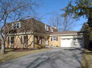 1624 E Cedar Ln, Mount Prospect, IL 60056