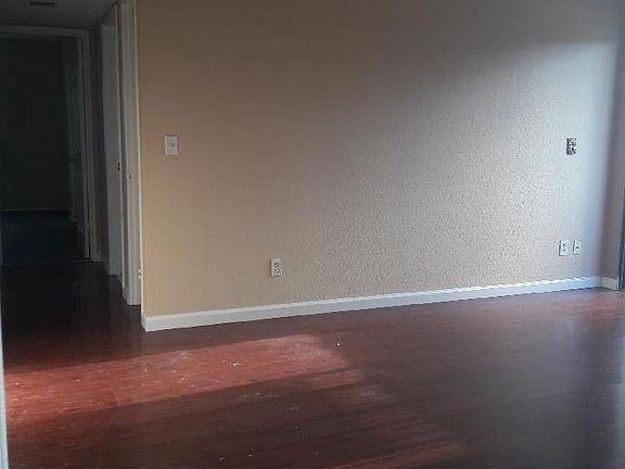 4th image of 3859 Annadale Ln APT 8