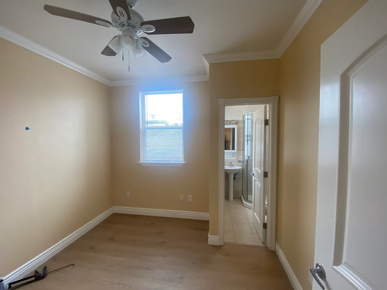 2 bed, 800 sqft, $3,200 — Photo 2