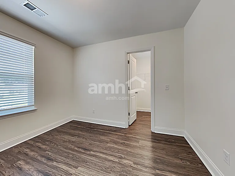 505 W Lionel Rd — Photo 22