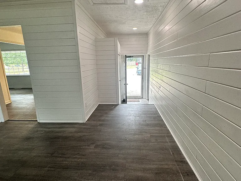 802 Oak Hurst Dr — Photo 10